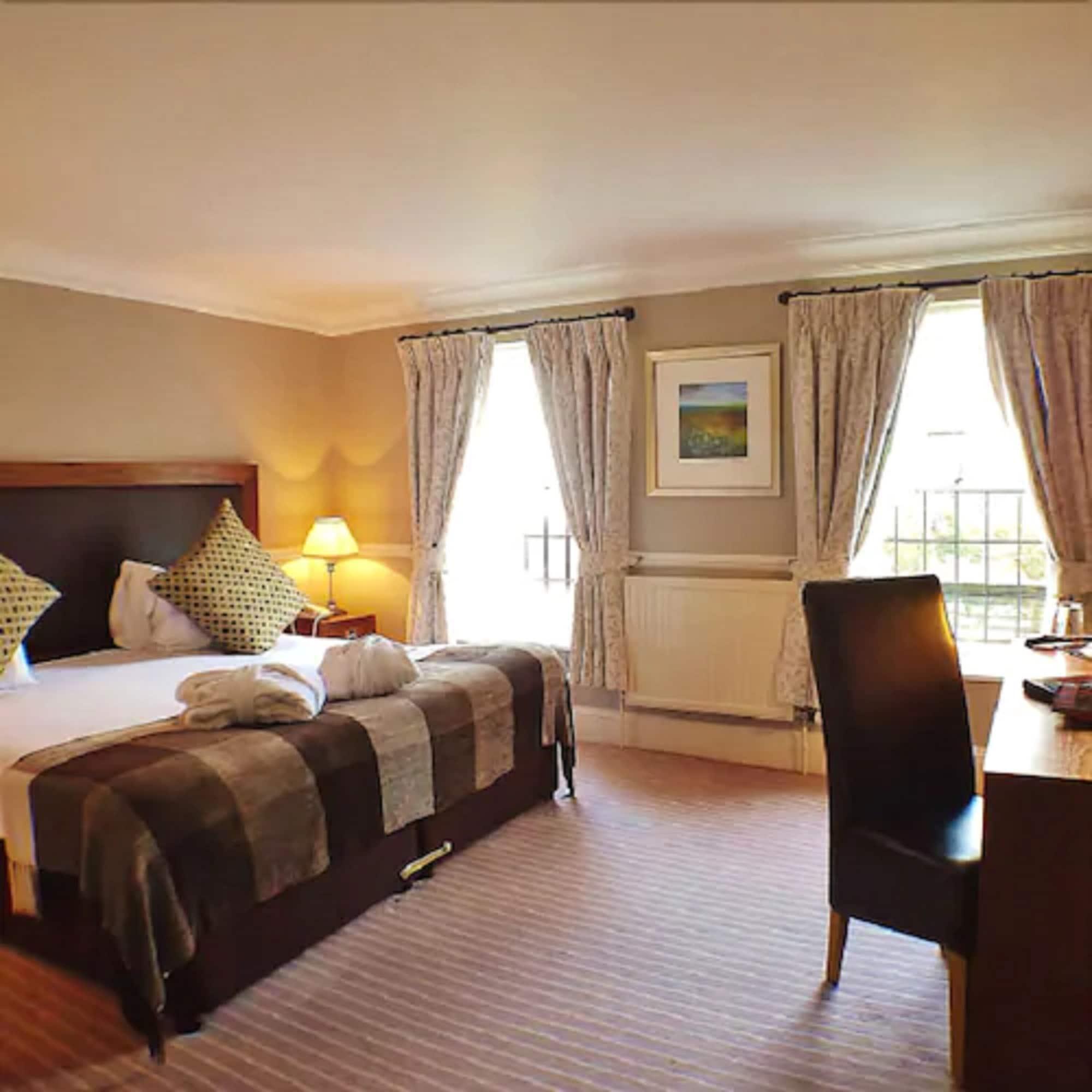 Hatton Court Hotel Gloucester Exterior foto